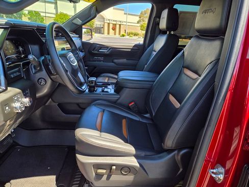 Used 2025 GMC Sierra 1500 AT4 w/ AT4 Premium Package AWD/4WD image 15