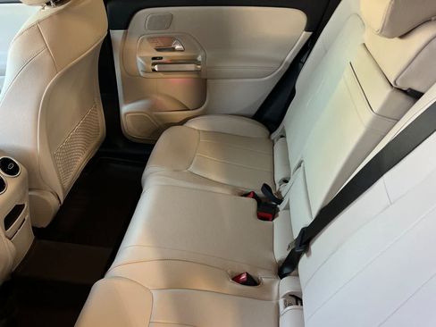 Used 2026 Mercedes-Benz GLB 250 4MATIC image 5