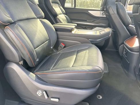 New 2026 Lincoln Navigator L Black Label AWD/4WD image 10