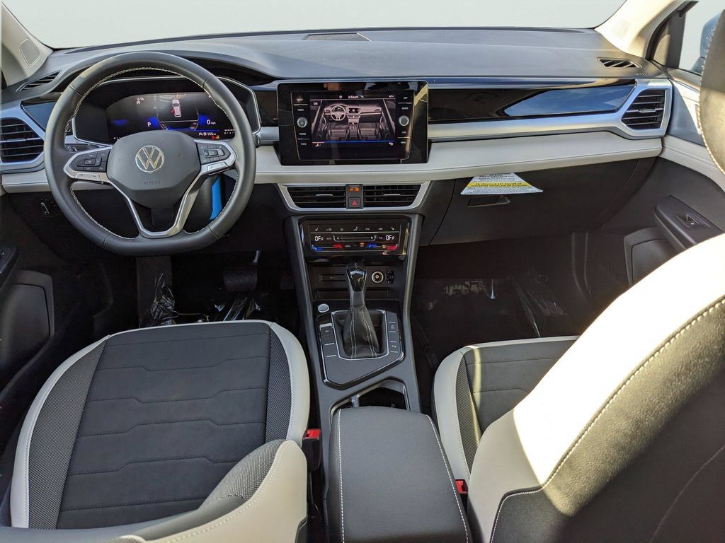 New 2026 Volkswagen Taos SE FWD image 11