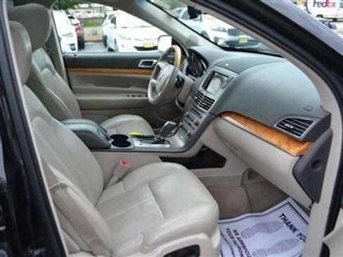 Used 2011 Lincoln MKT AWD w/ 101A Rapid Spec Order Code image 32