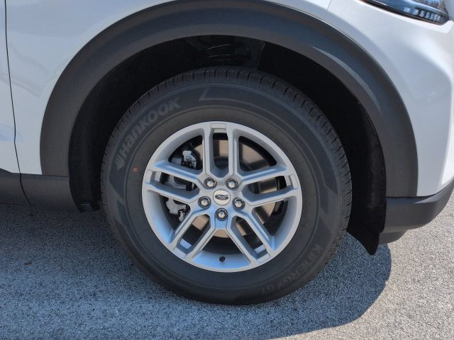 New 2027 Ford Explorer Active RWD image 10