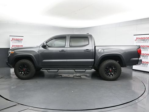 Used 2019 Toyota Tacoma TRD Off-Road AWD/4WD image 5