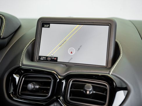 Used 2020 Aston Martin V8 Vantage Coupe RWD image 21