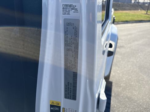 Certified 2022 Jeep Gladiator Sport image 36