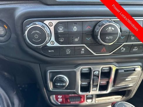 Used 2023 Jeep Wrangler Unlimited Rubicon w/ LED Lighting Group AWD/4WD image 12