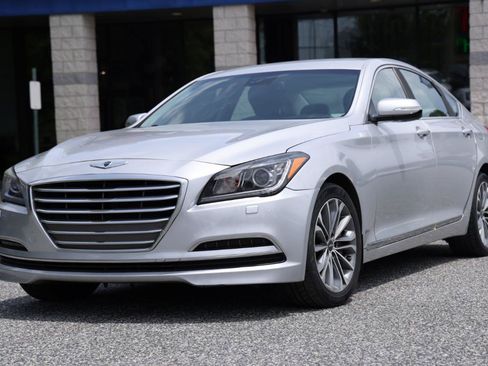 Used 2016 Hyundai Genesis 3.8 AWD/4WD image 2