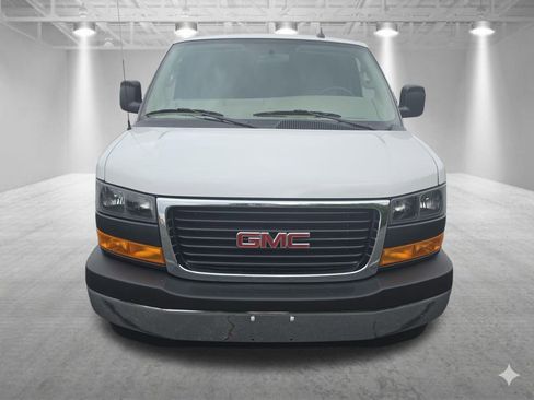 Used 2024 GMC Savana 3500 Extended w/ Driver Convenience Package RWD image 9