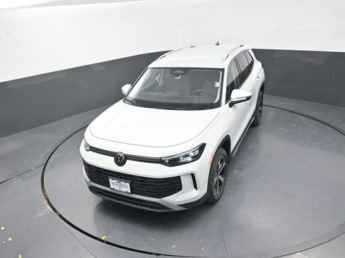 New 2026 Volkswagen Tiguan SE AWD/4WD image 14