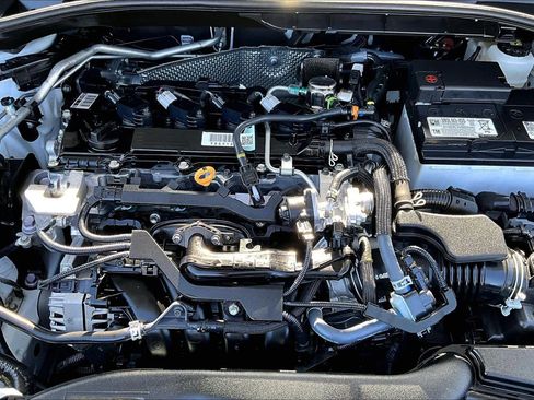 Used 2025 Toyota Corolla Cross L FWD image 30