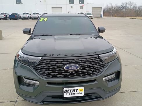 Used 2024 Ford Explorer ST-Line w/ Class IV Trailer Tow Package image 3