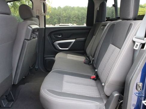Used 2023 Nissan Titan SV AWD/4WD image 13