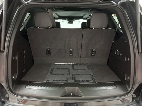 Used 2024 Chevrolet Tahoe LT w/ LT Signature Package image 36