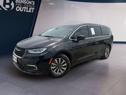 Used 2024 Chrysler Pacifica Limited