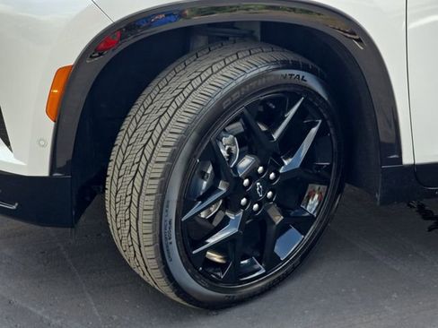 Used 2024 Chevrolet Traverse RS image 33