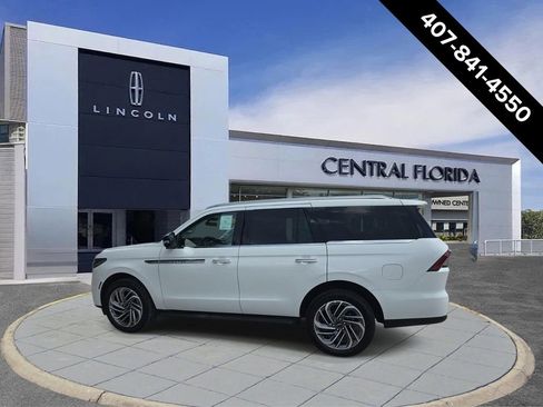 New 2026 Lincoln Navigator Premiere AWD/4WD image 6