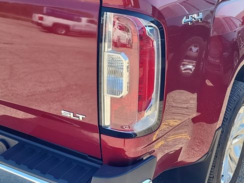Used 2017 GMC Canyon SLT w/ Driver Alert Package AWD/4WD image 3