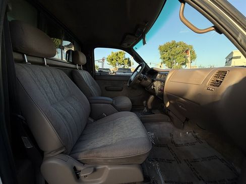 Used 1999 Toyota Tacoma 4x4 Regular Cab image 38
