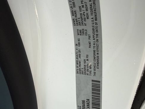New 2027 Chrysler Pacifica Pinnacle w/ Theater Group FWD image 25