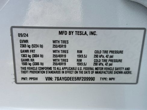 Used 2024 Tesla Model Y Long Range image 33