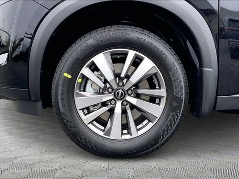 New 2025 Nissan Pathfinder SL image 6