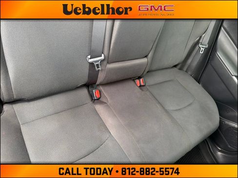 Used 2022 Toyota RAV4 LE AWD/4WD image 6