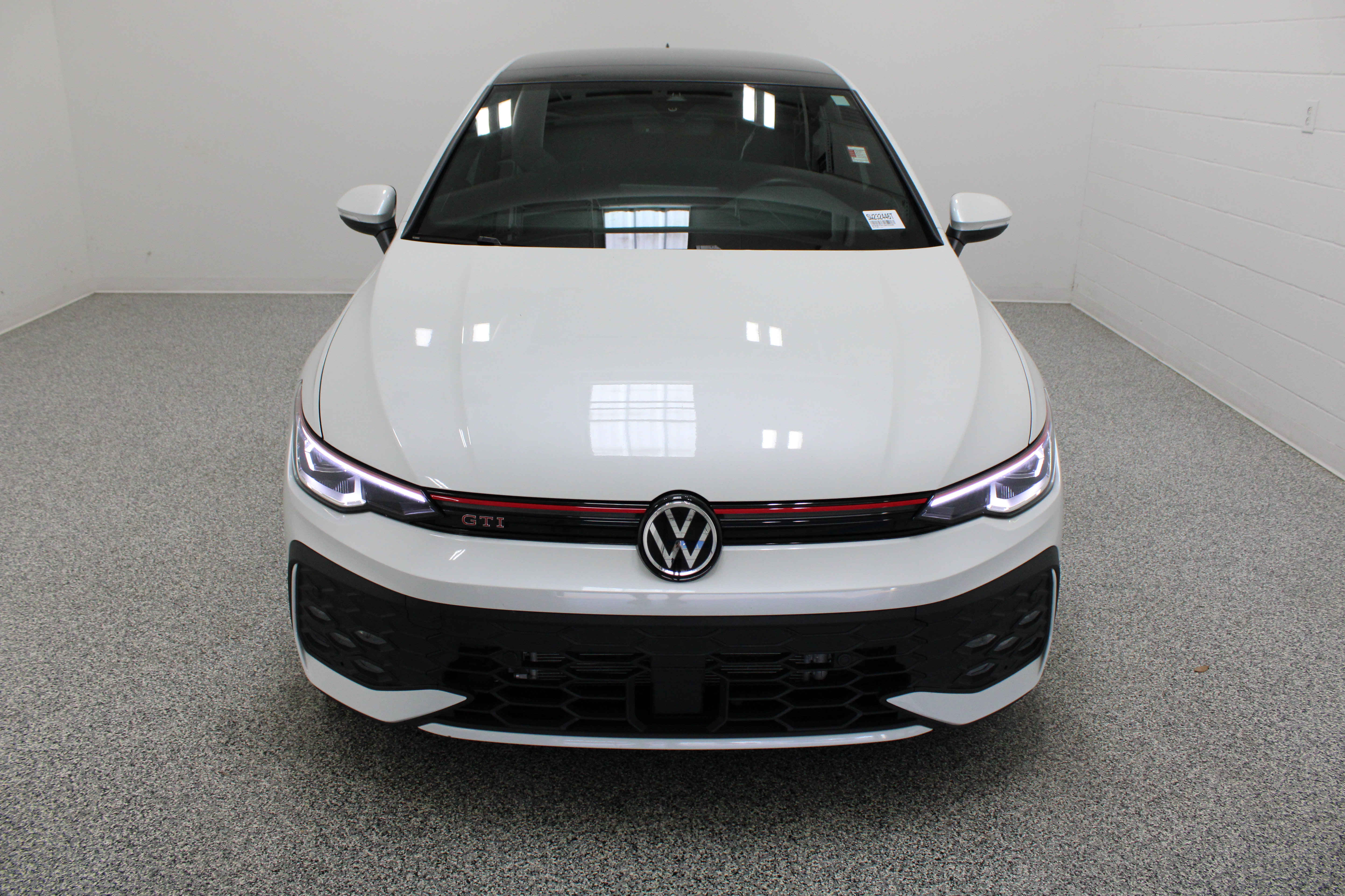 Used 2025 Volkswagen GTI SE FWD image 3
