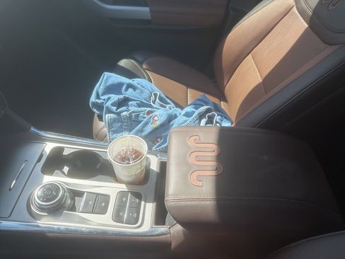 Used 2024 Ford Explorer King Ranch w/ Technology Package image 10