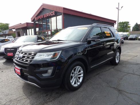 Used 2016 Ford Explorer XLT w/ Equipment Group 202A FWD image 1