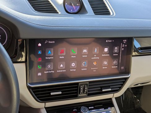 Certified 2023 Porsche Cayenne image 17