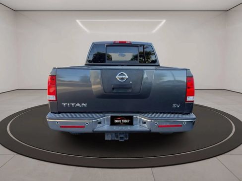 Used 2012 Nissan Titan SV w/ SV Value Truck Pkg RWD image 4