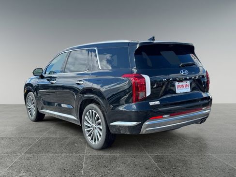 Used 2025 Hyundai Palisade Calligraphy image 3