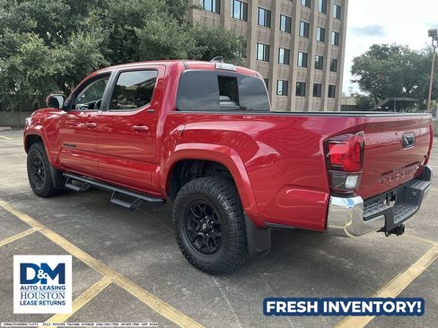 Used 2022 Toyota Tacoma SR5 RWD image 4