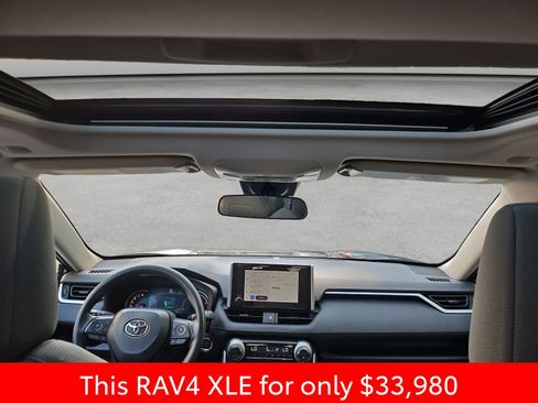 Used 2025 Toyota RAV4 XLE FWD image 39