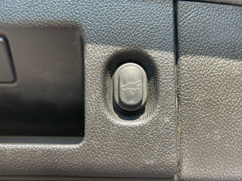 Used 2020 GMC Yukon XL SLT AWD/4WD image 38