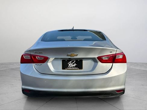 Used 2016 Chevrolet Malibu LT w/ Leather Package FWD image 5