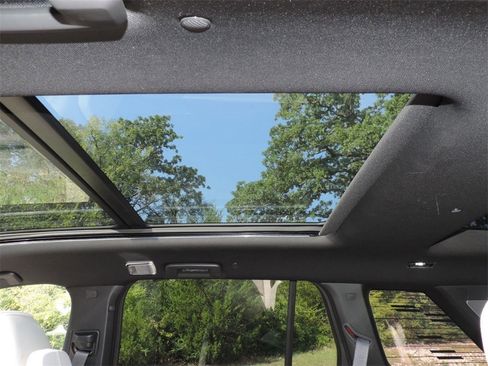 New 2026 Cadillac Vistiq Luxury image 10