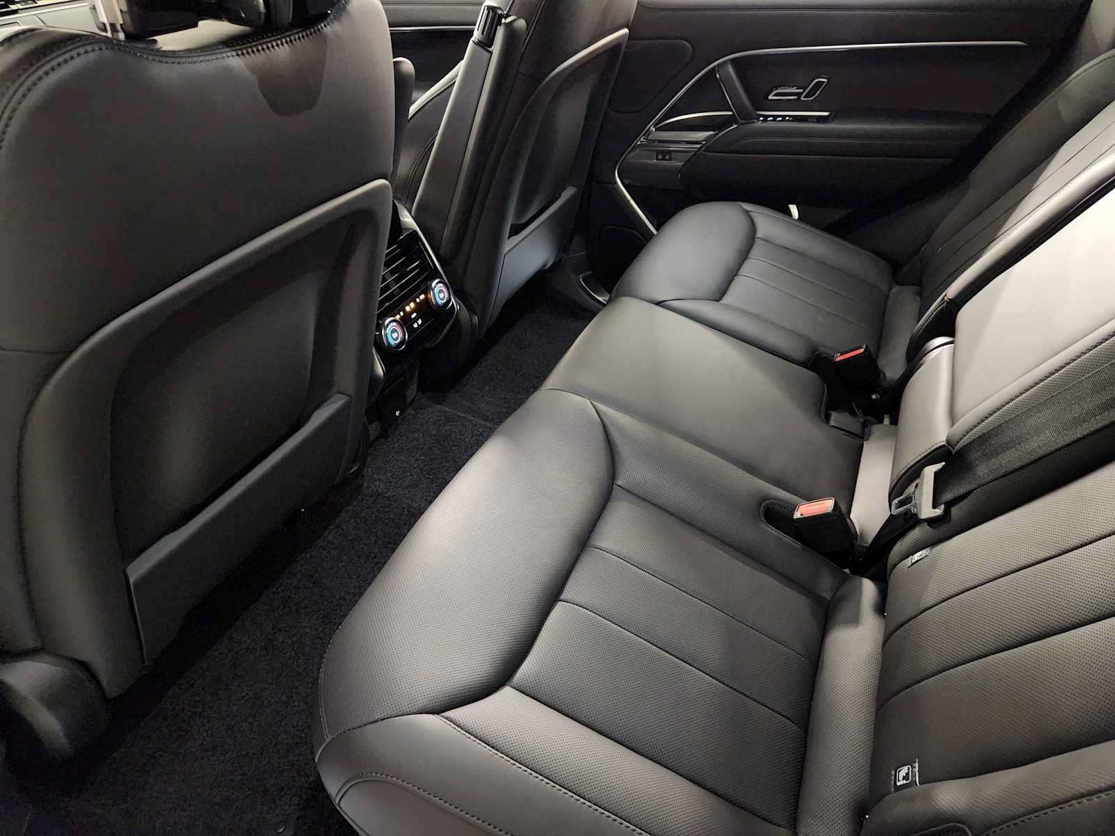 New 2027 Land Rover Range Rover SE AWD/4WD image 28