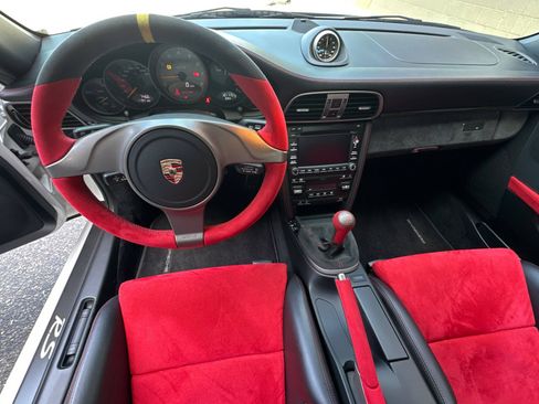 Used 2011 Porsche 911 GT2 RS RWD image 6