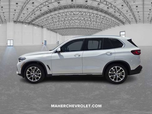 Used 2023 BMW X5 xDrive40i w/ Premium Package AWD/4WD image 4