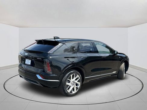 New 2025 Cadillac Optiq Luxury 1 image 11