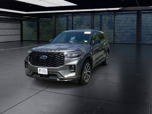 Certified 2026 Ford Explorer ST-Line AWD/4WD image 5