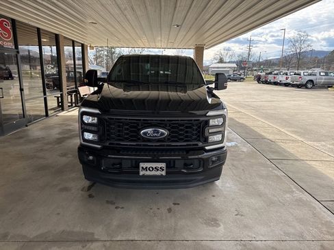 Used 2023 Ford F250 XL w/ STX Appearance Package image 2