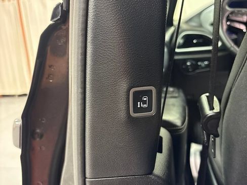 Used 2021 Chrysler Pacifica Touring w/ S Appearance Package FWD image 24
