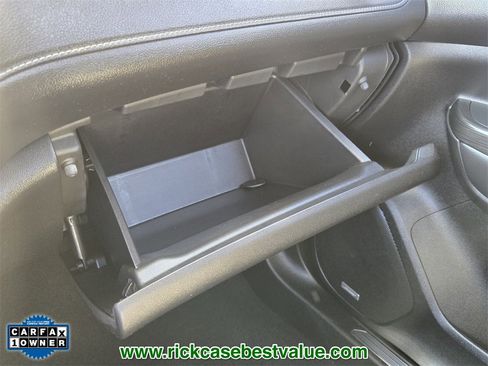 Used 2023 GMC Acadia SLT w/ Elevation Edition image 23