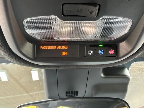 Used 2025 Buick Envista Preferred FWD image 18