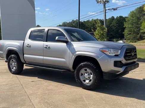Used 2019 Toyota Tacoma SR image 8