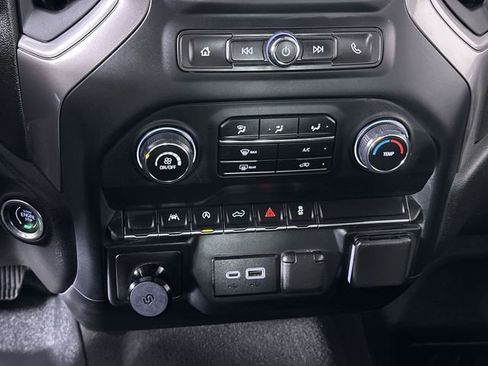 Used 2023 Chevrolet Silverado 1500 Custom image 17