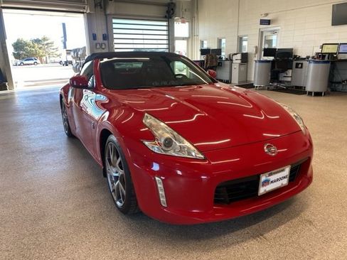 Used 2016 Nissan 370Z Touring Sport RWD image 3