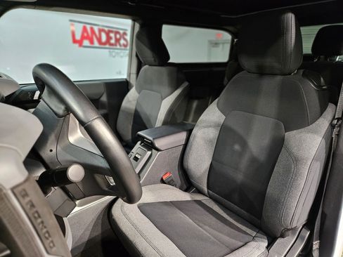 Used 2023 Ford Bronco Big Bend image 23